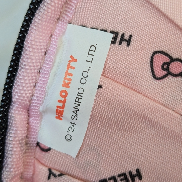 NWOT Sanrio Hello Kitty Travel Cosmetics Organizer Bag - Picture 11 of 11